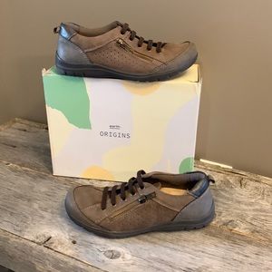 Women’s shoes , Earth Origins , size 7